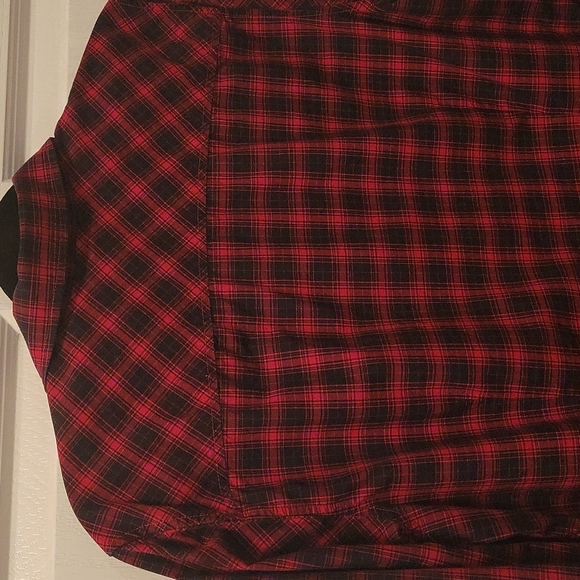 Women's Eddie Bauer button front Top - Picture 7 of 10